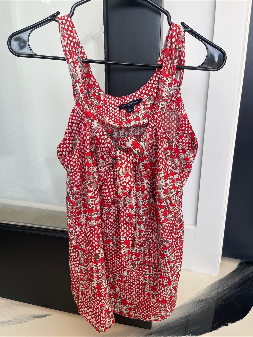 Banana republic women’s blouse adjustable straps